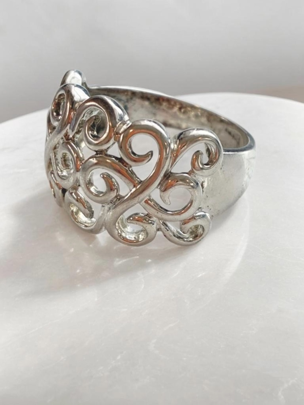 Elegant Sterling Silver Scrollwork Statement Ring size 7 - Picture 3 of 9
